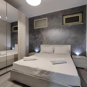 Sicily Travel Apartment's 2 , Giardini Naxos Italia