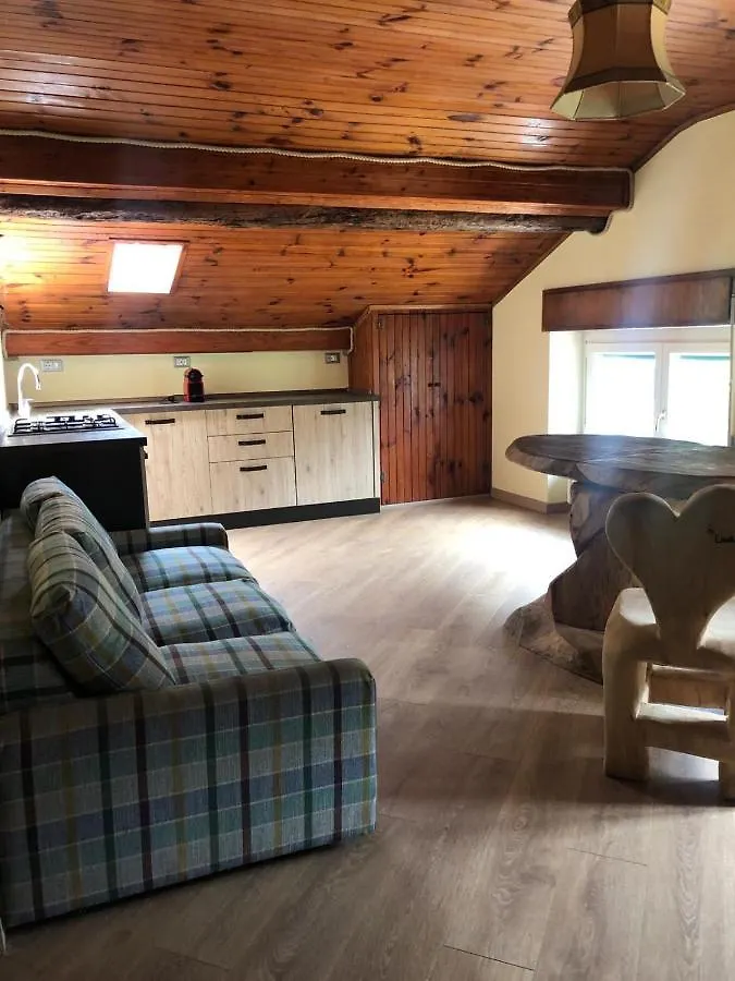 La Mansarda Di Casa Vacanze La Vite Bordogna Italie