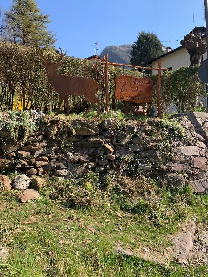 Appartement La Mansarda Di Casa Vacanze La Vite Bordogna Italie